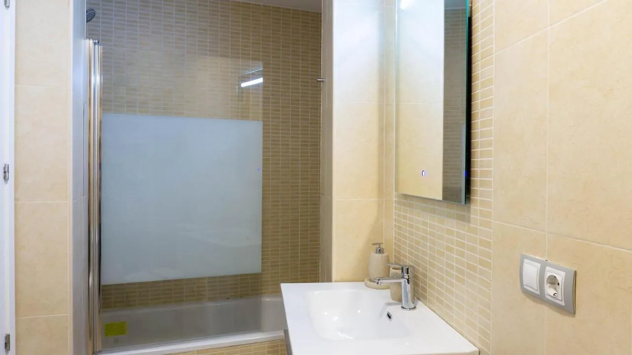 Luxury Apartment Dos Aceras مالقة